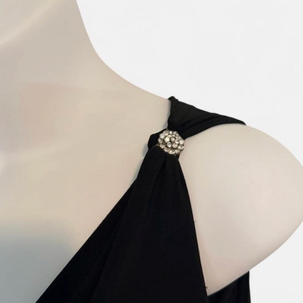 Dance America Women’s Black Cold-Shoulder V-Neck Knit Top, Rhinestone, Sz M - Picture 4 of 7